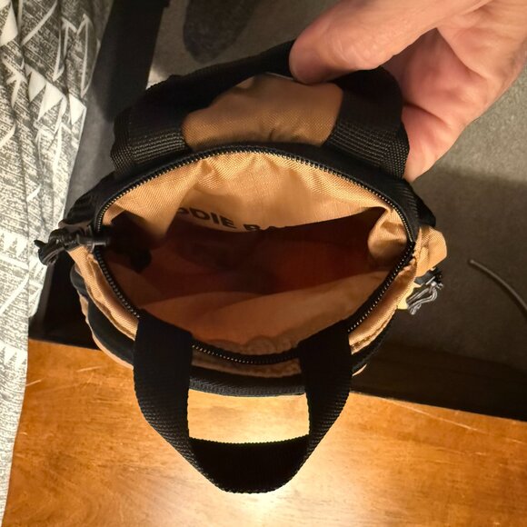 Eddie Bauer Stowaway 10L Packable Sling Bag Coyote Tan - Picture 3 of 10